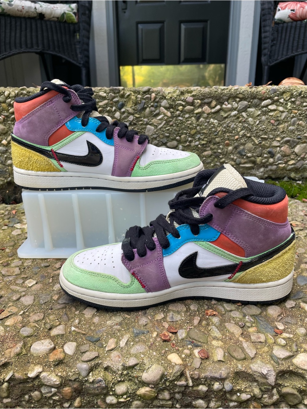 Nike Air Jordan 1 Mid SE ‘lightbulb’ Size 6.5